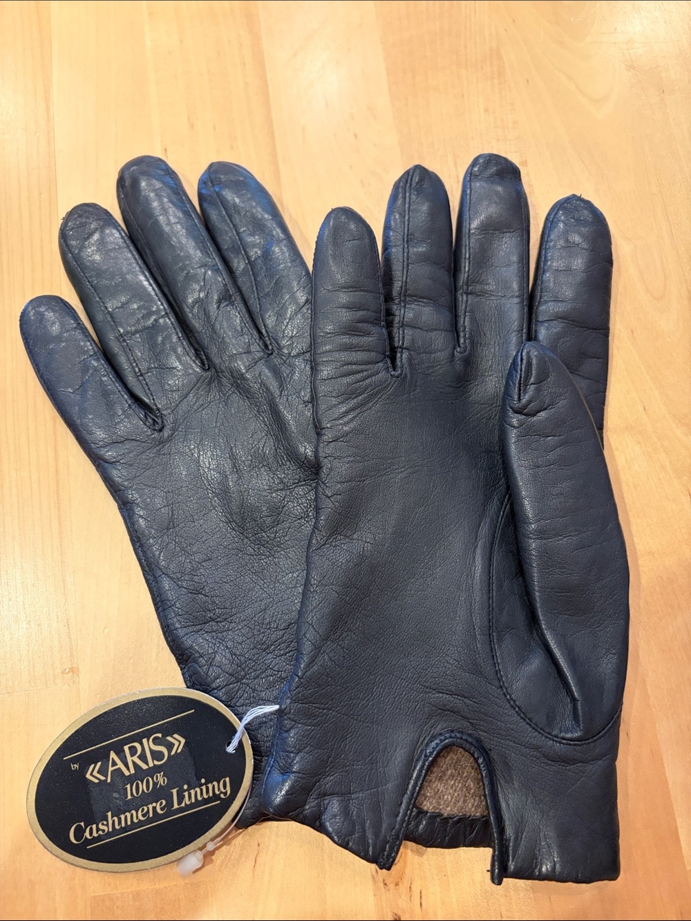 Aris women’s black Leather Gloves with 100% Cashmere Lining size 8.5